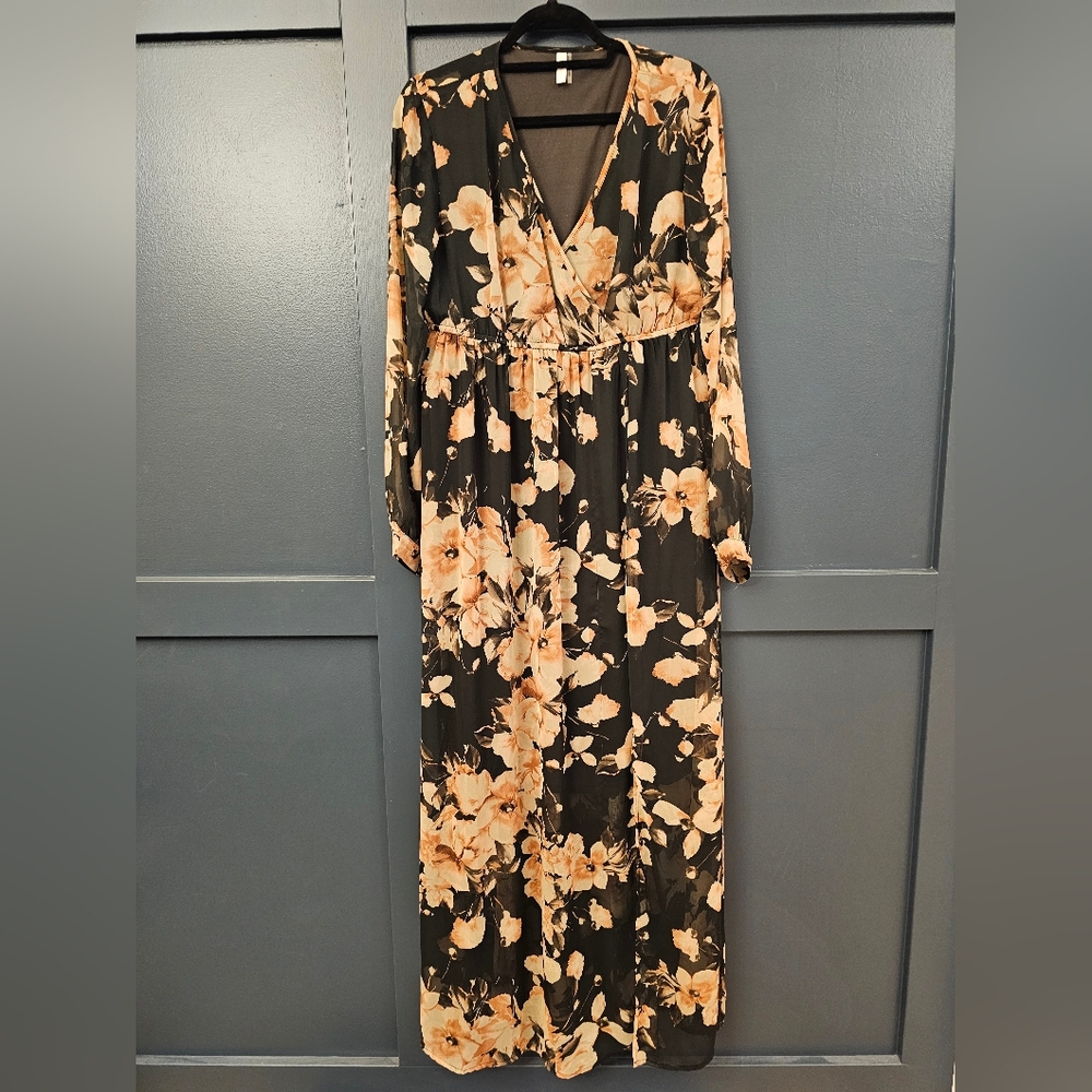 Flowy floral maxi dress